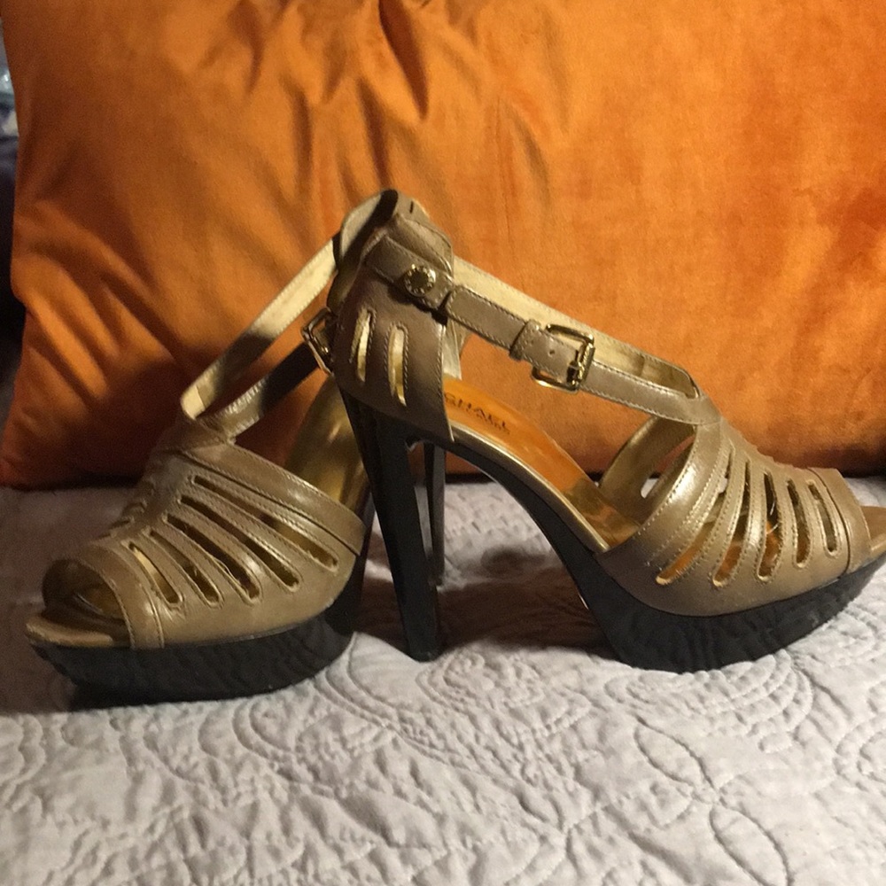 Sexy as s... Michael Kors!!!